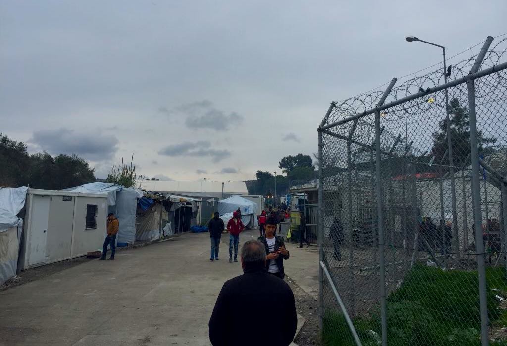 Τραγικές συνθήκες φιλοξενίας προσφύγων και μεταναστών στη Μόρια της Λέσβου