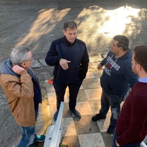 Επίσκεψη Χάρη Θεοχάρη στο αμαξοστάσιο της υπηρεσίας καθαριότητας της Ν. Σμύρνης